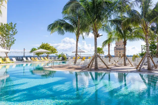 $7,500 | 159 Northeast 6th Street, Unit 3002, Miami, FL 33132