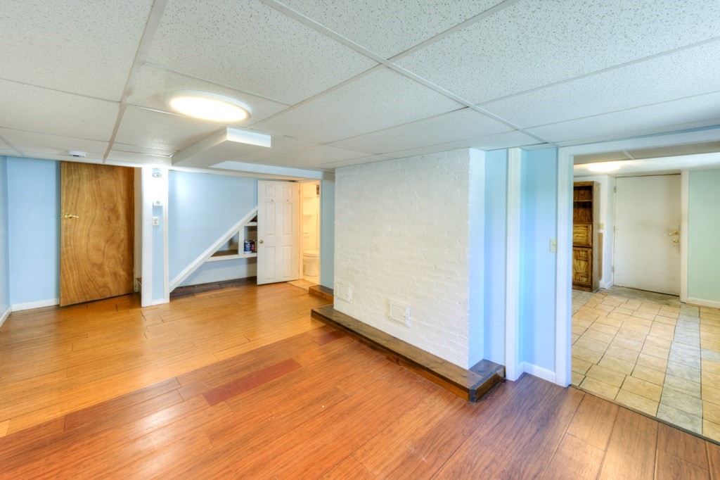 148 Whitmarsh Avenue Worcester, MA 01606 - Photo 27 of 34