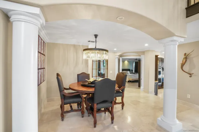 $1,695,000 | 22590 Canyon Lake Drive South, Canyon Lake, CA 92587