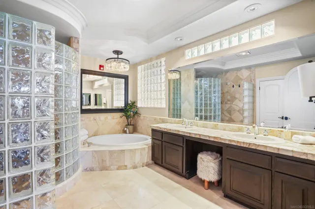 $1,695,000 | 22590 Canyon Lake Drive South, Canyon Lake, CA 92587