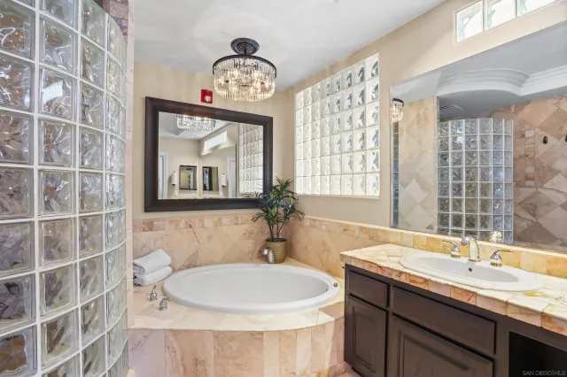 $1,695,000 | 22590 Canyon Lake Drive South, Canyon Lake, CA 92587