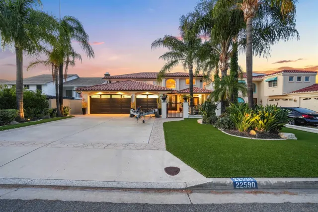 $1,695,000 | 22590 Canyon Lake Drive South, Canyon Lake, CA 92587