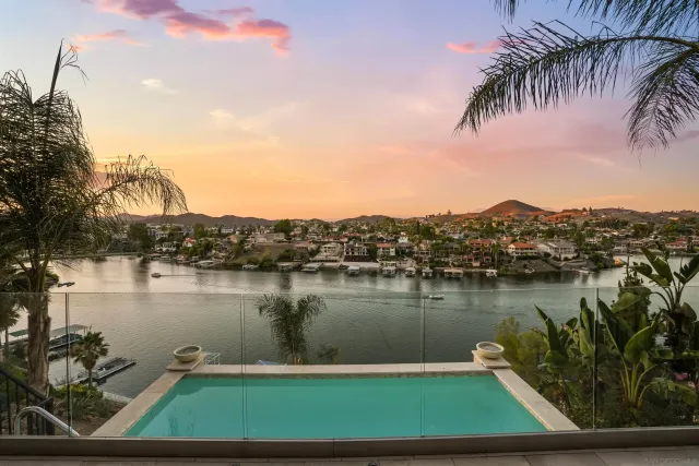 $1,695,000 | 22590 Canyon Lake Drive South, Canyon Lake, CA 92587