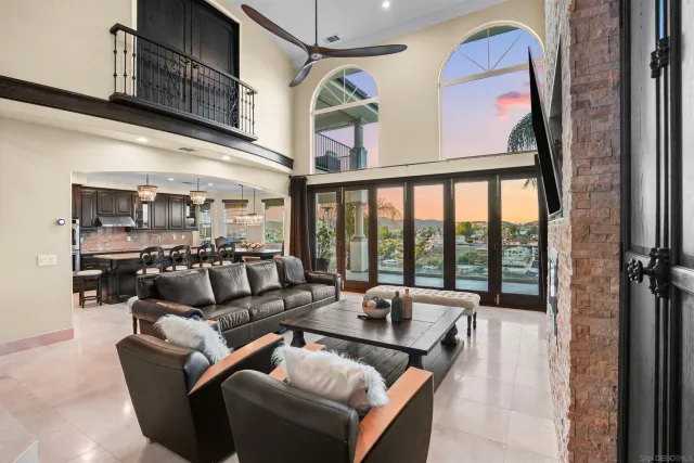 $1,695,000 | 22590 Canyon Lake Drive South, Canyon Lake, CA 92587