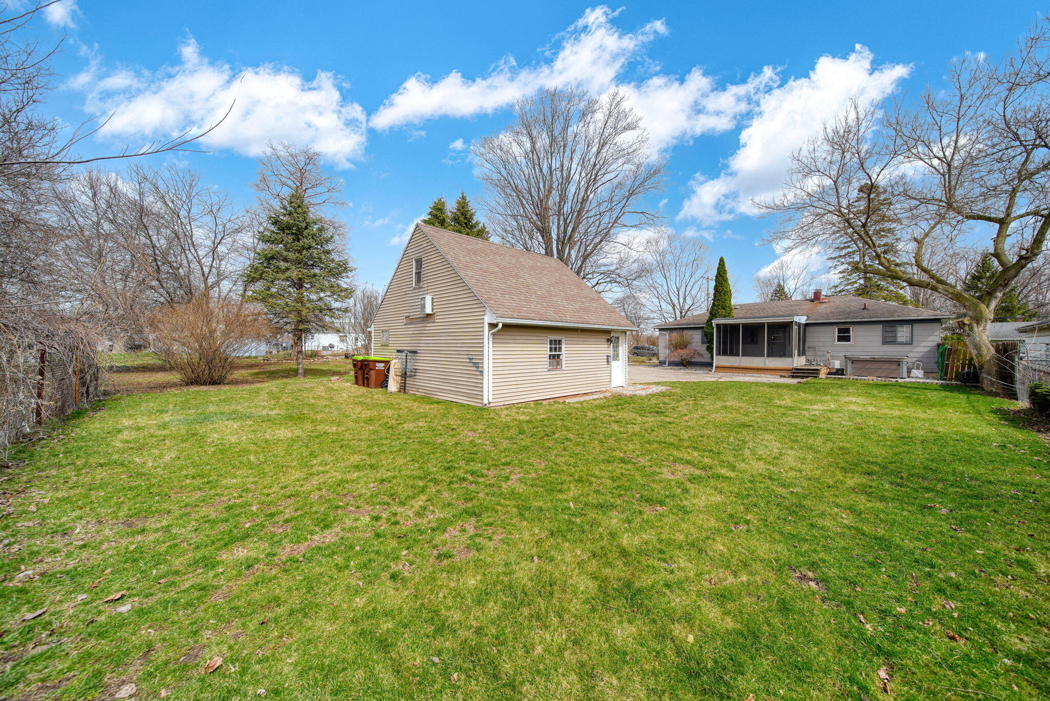 727 Springbrook Avenue Adrian, MI 49221 - Photo 26 of 43 26