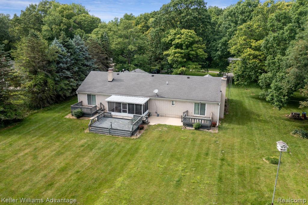 6555 Hivon Road Carleton, MI 48117 - Photo 3 of 38