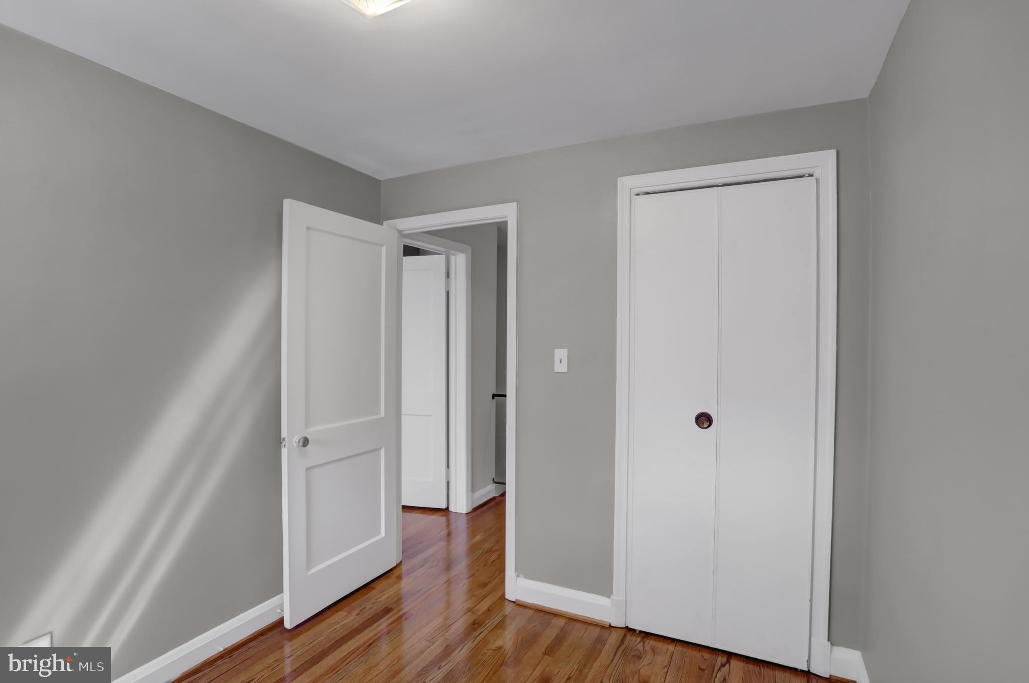 1556 Barrett Road Baltimore, MD 21207 - Photo 16 of 52
