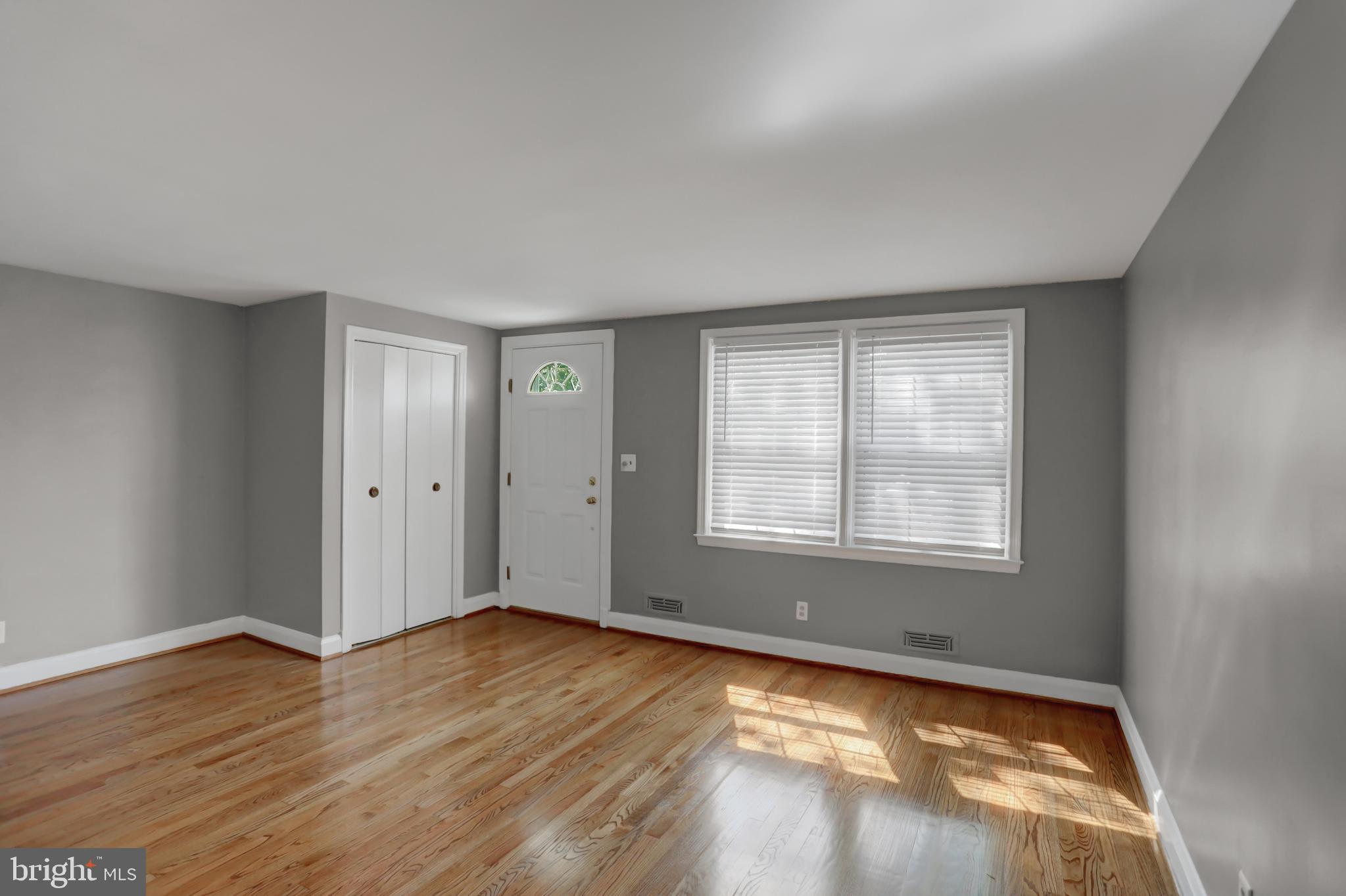 1556 Barrett Road Baltimore, MD 21207 - Photo 18 of 52