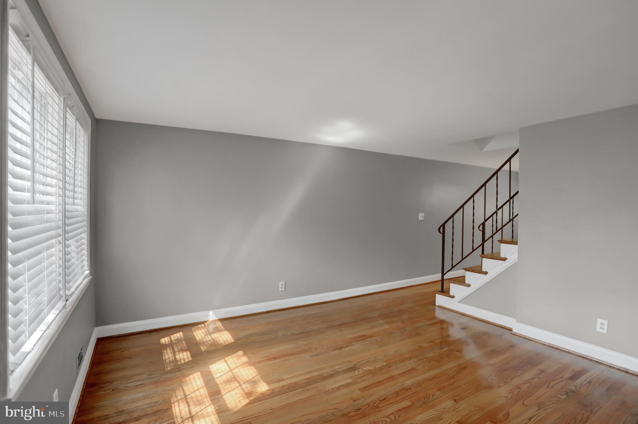 1556 Barrett Road Baltimore, MD 21207 - Photo 20 of 52