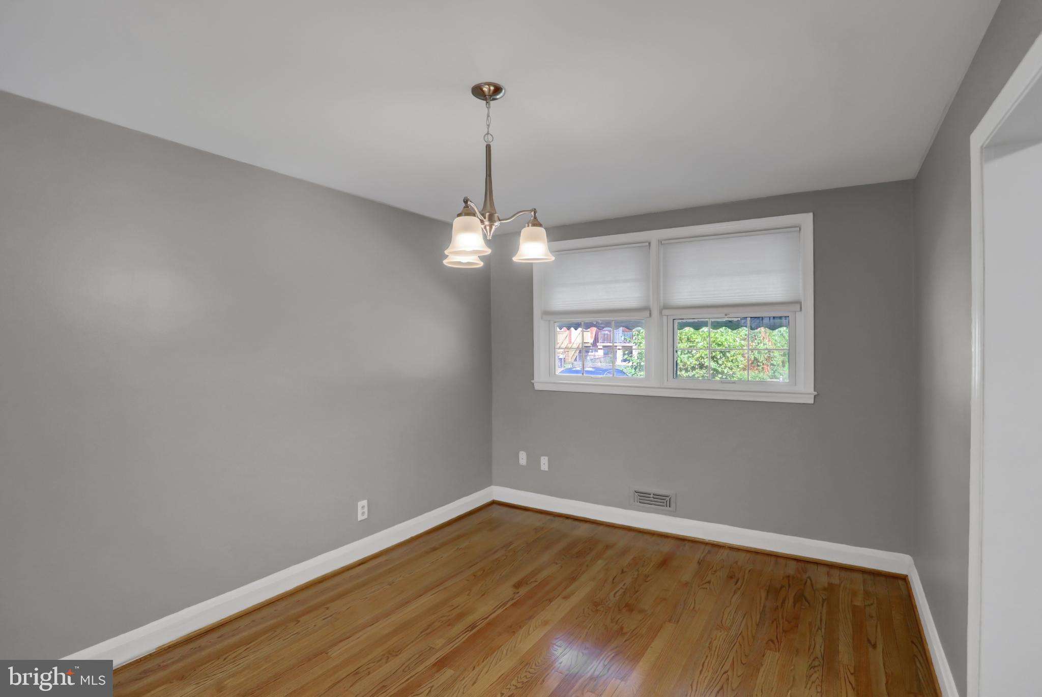 1556 Barrett Road Baltimore, MD 21207 - Photo 23 of 52