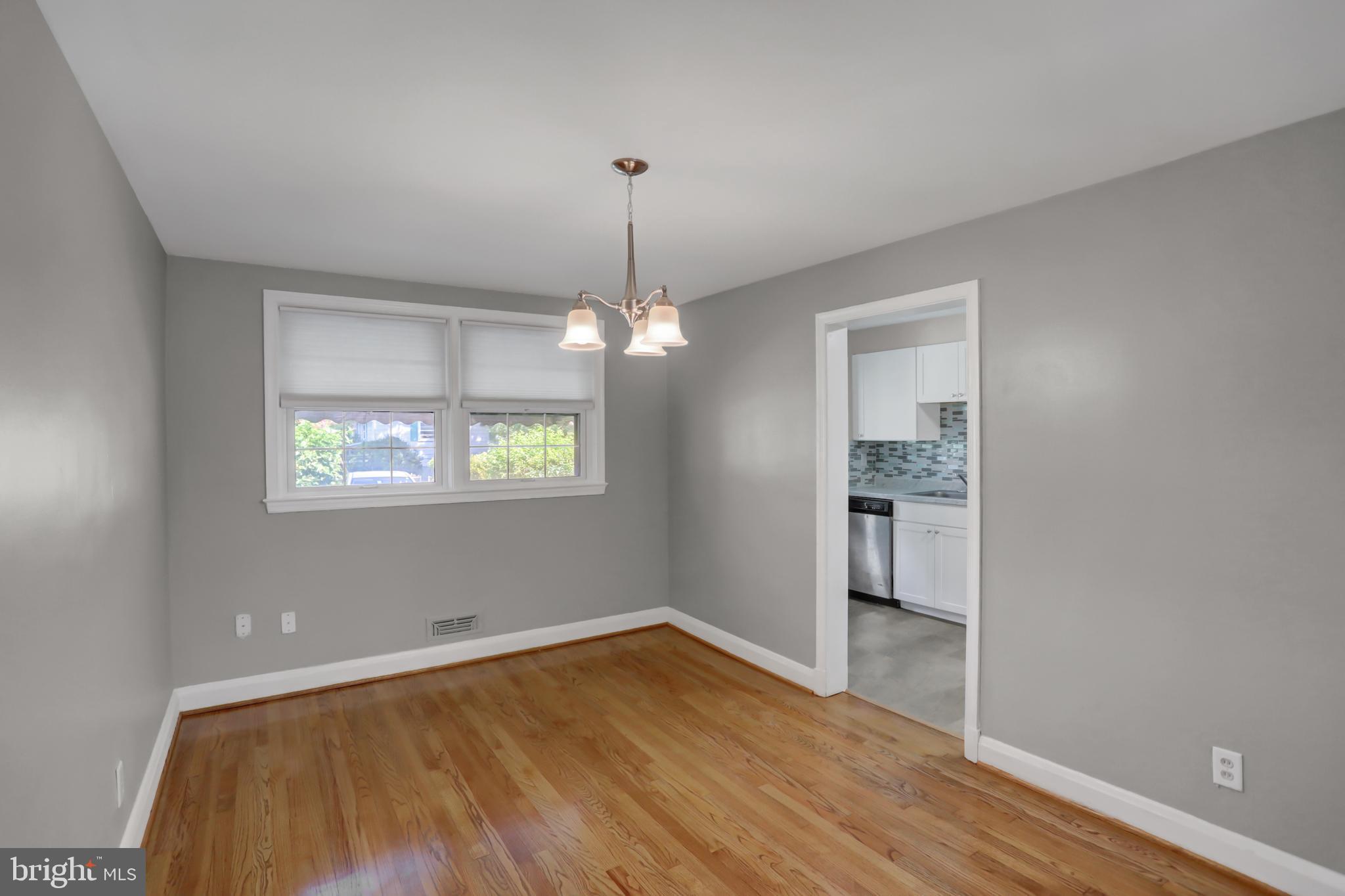 1556 Barrett Road Baltimore, MD 21207 - Photo 24 of 52