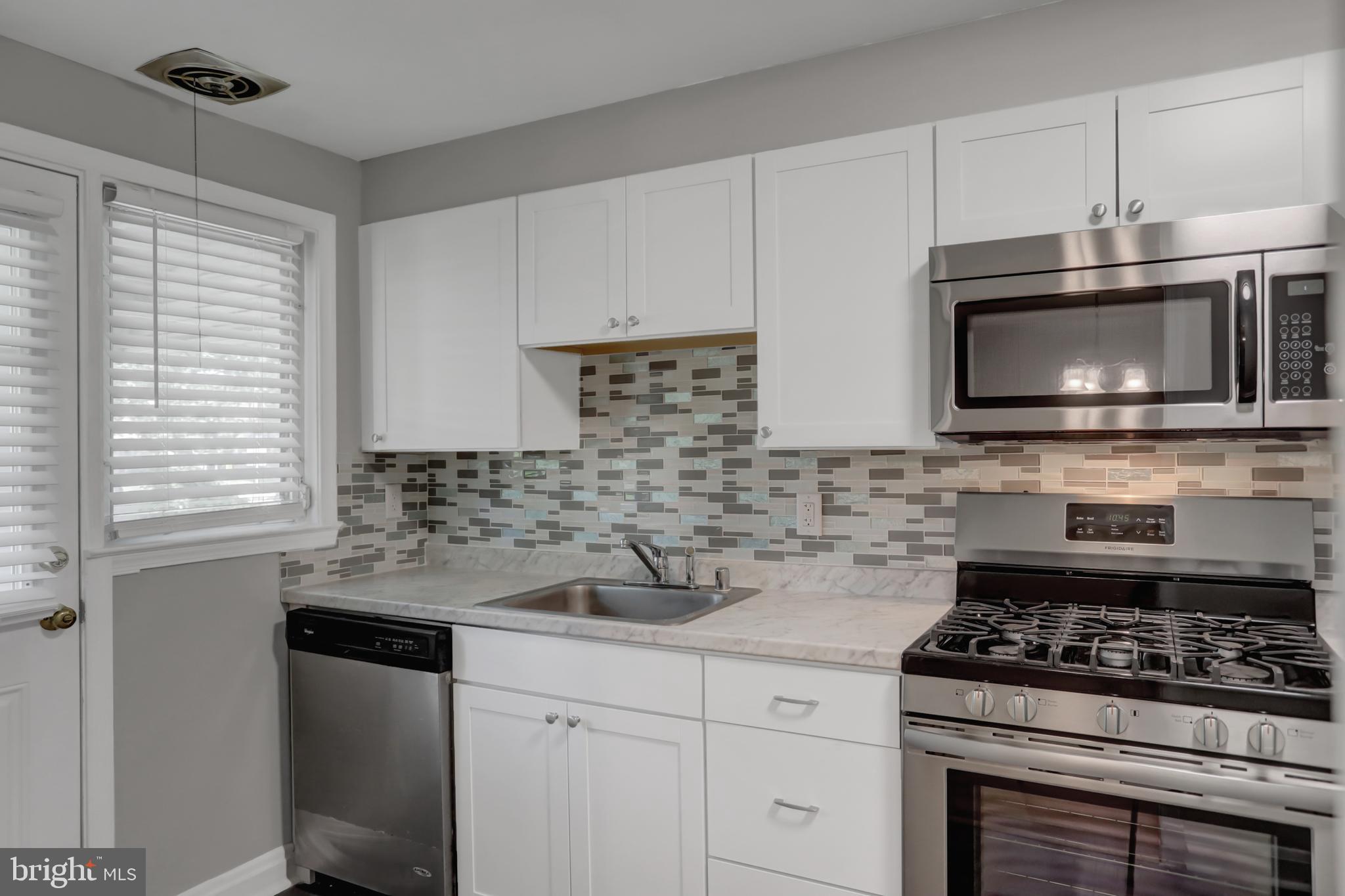 1556 Barrett Road Baltimore, MD 21207 - Photo 26 of 52
