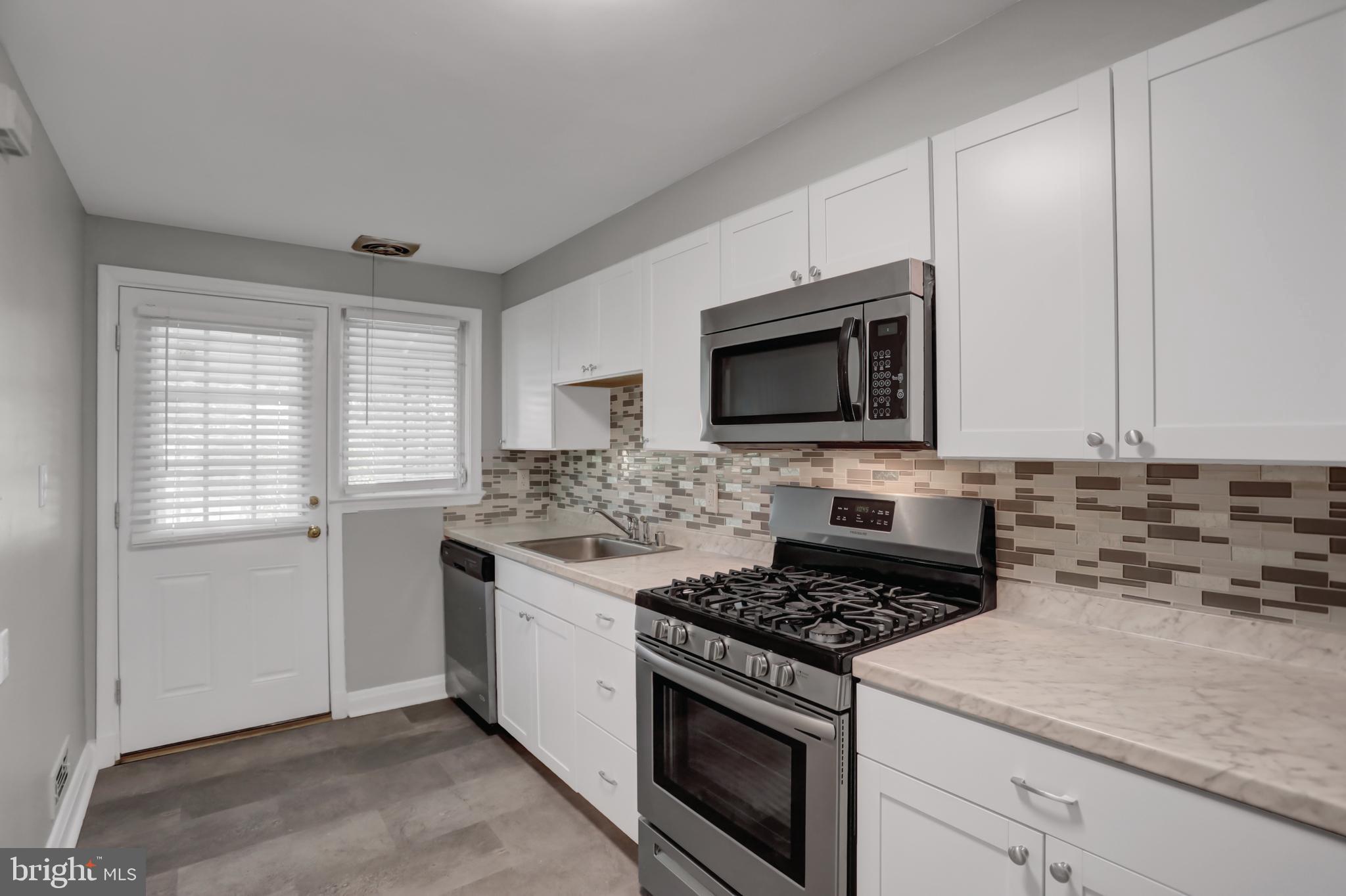 1556 Barrett Road Baltimore, MD 21207 - Photo 27 of 52