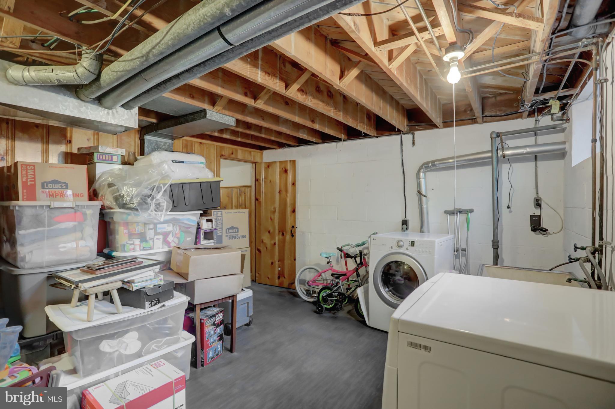 1556 Barrett Road Baltimore, MD 21207 - Photo 49 of 52
