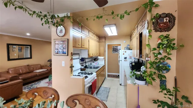 $399,000 | 99-10 60th Avenue, Unit 3H | South Corona