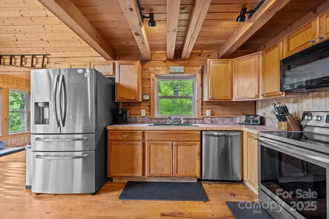 $759,400 | 173 Mistletoe Park, Lake Lure, NC 28746