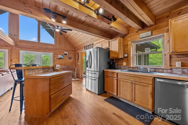 $759,400 | 173 Mistletoe Park, Lake Lure, NC 28746