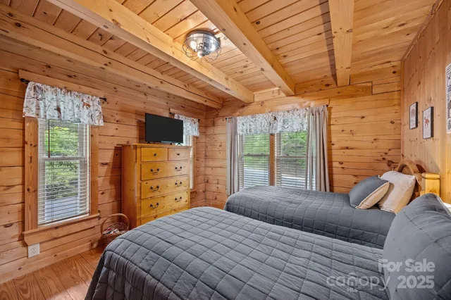 $759,400 | 173 Mistletoe Park, Lake Lure, NC 28746