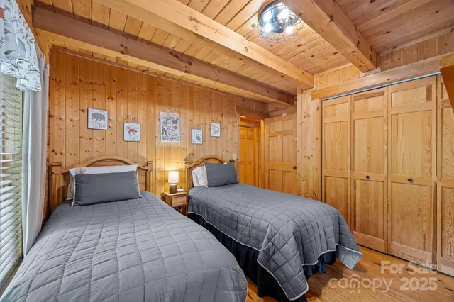 $759,400 | 173 Mistletoe Park, Lake Lure, NC 28746