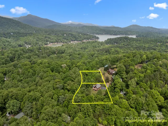 $759,400 | 173 Mistletoe Park, Lake Lure, NC 28746