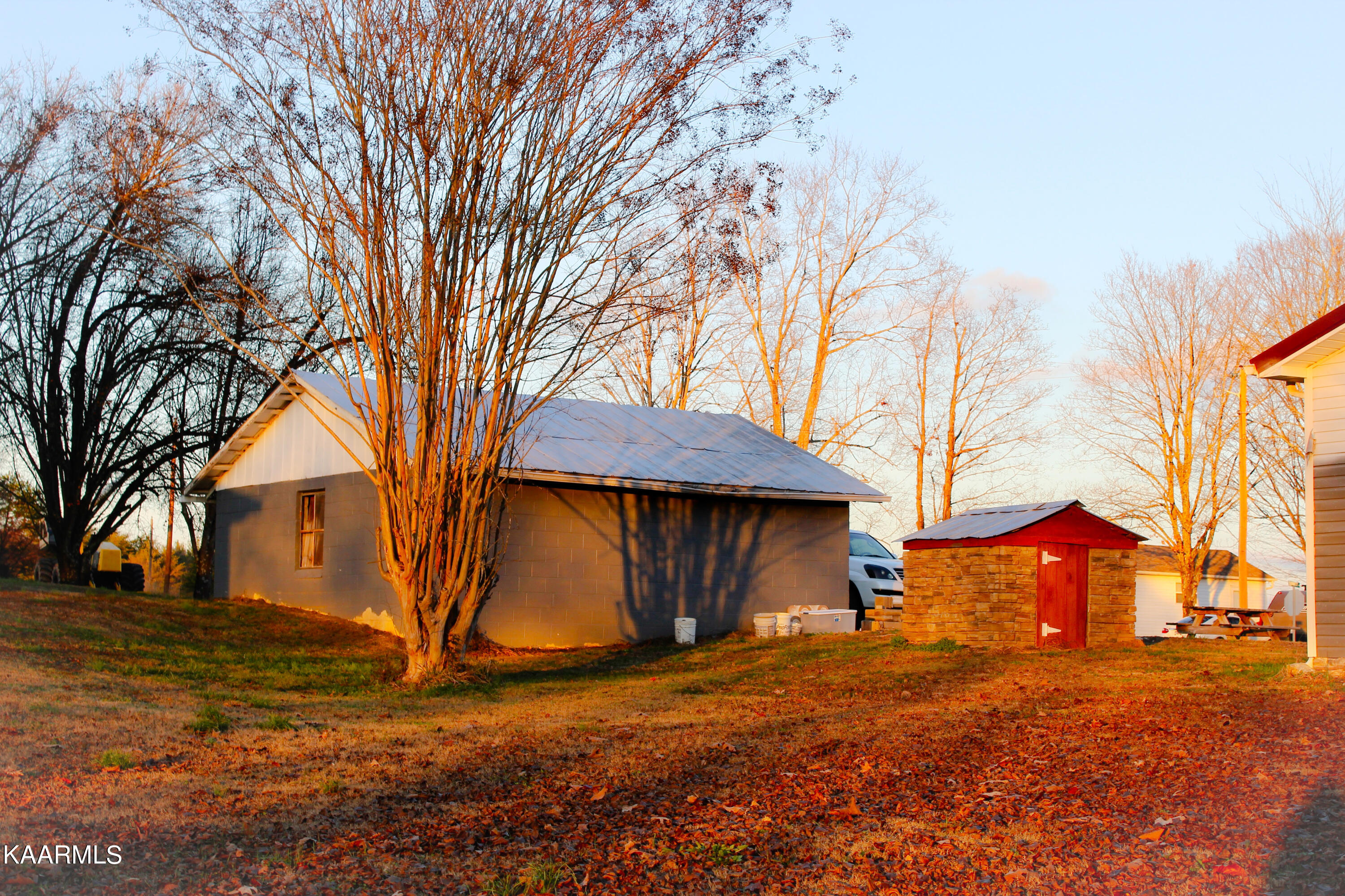 281 Summitt Road Madisonville, TN 37354 - Photo 6 of 38 2CDD4444-2C49-4AB5-AB1F-194F1B6056A5