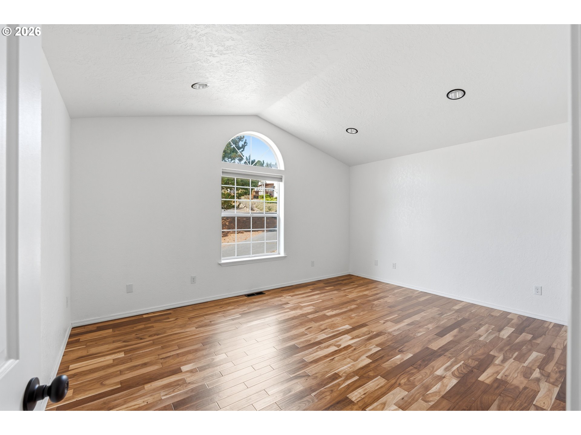 3244 Southwest 34th Street Redmond, OR 97756 - Photo 13 of 42 Primary Bedroom