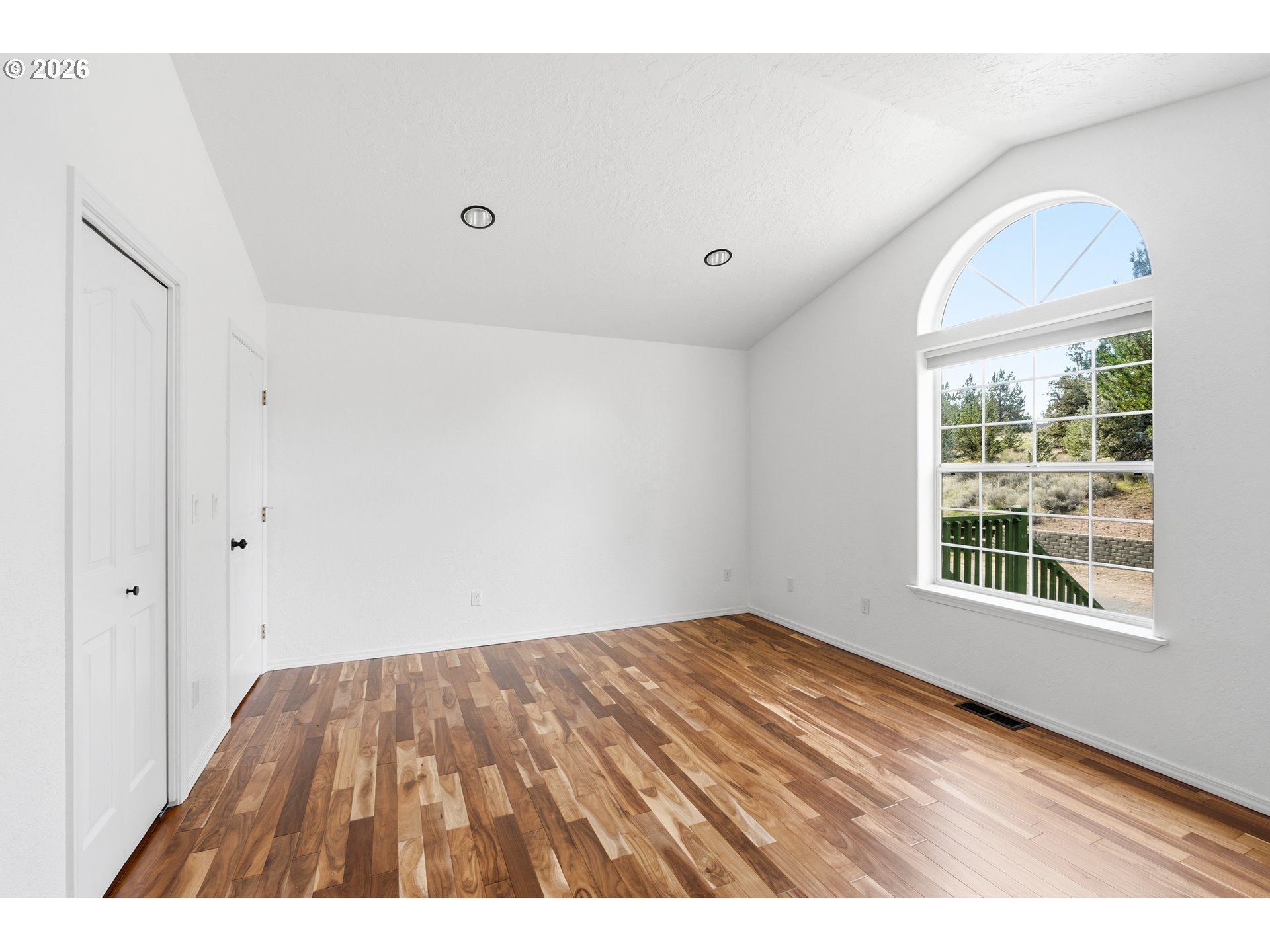 3244 Southwest 34th Street Redmond, OR 97756 - Photo 15 of 42 Primary Bedroom