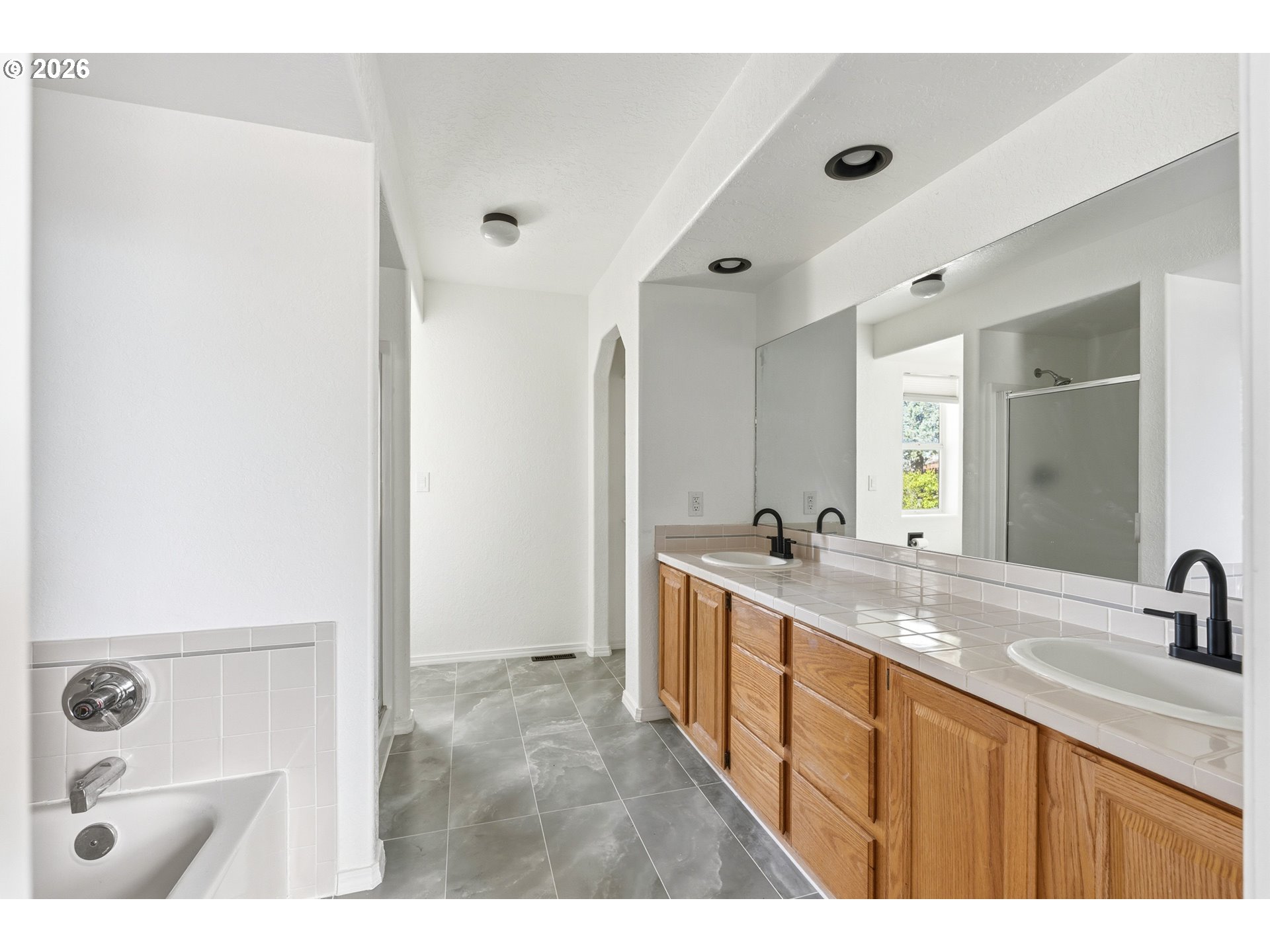 3244 Southwest 34th Street Redmond, OR 97756 - Photo 19 of 42 Primary Bedroom