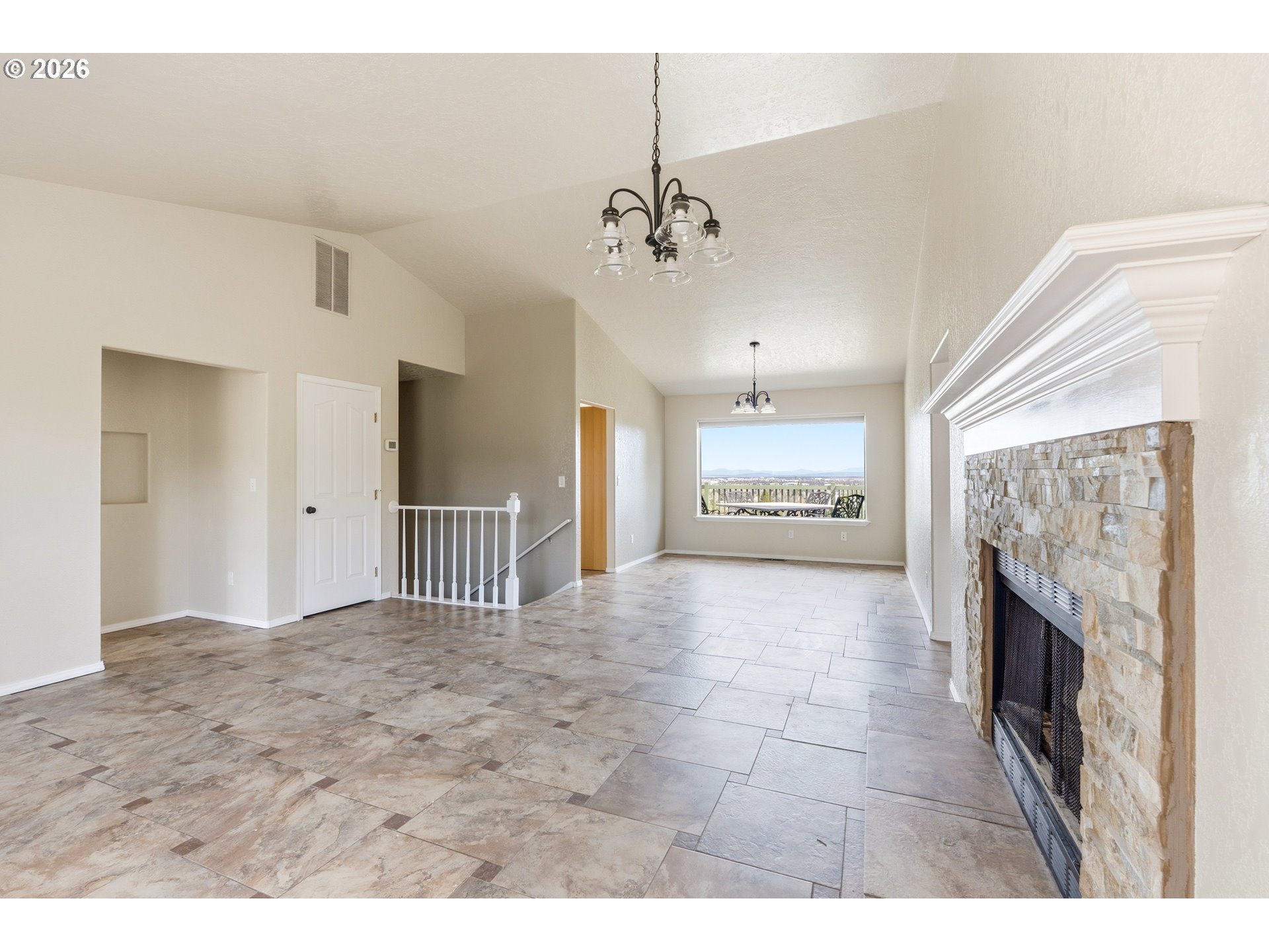 3244 Southwest 34th Street Redmond, OR 97756 - Photo 6 of 42 Living Room