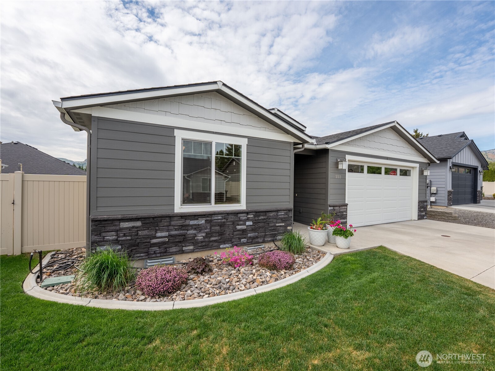 222 Pershing Street Wenatchee, WA 98801 - Photo 2 of 31 Gallery Image 2