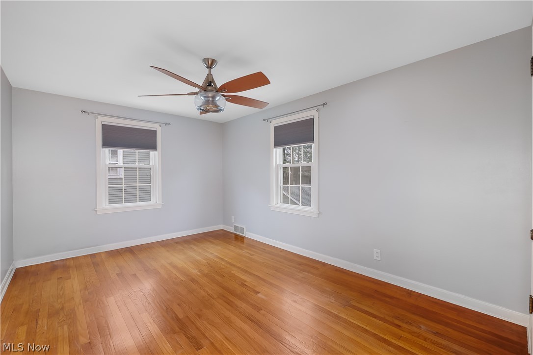 447 Malvern Road Akron, OH 44303 - Photo 21 of 33 Bedroom 2 / Upstairs