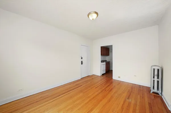 $1,895 | 2615 North Spaulding Avenue, Unit 3E, Chicago, IL 60647