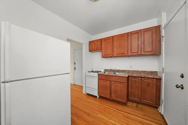 $1,895 | 2615 North Spaulding Avenue, Unit 3E, Chicago, IL 60647