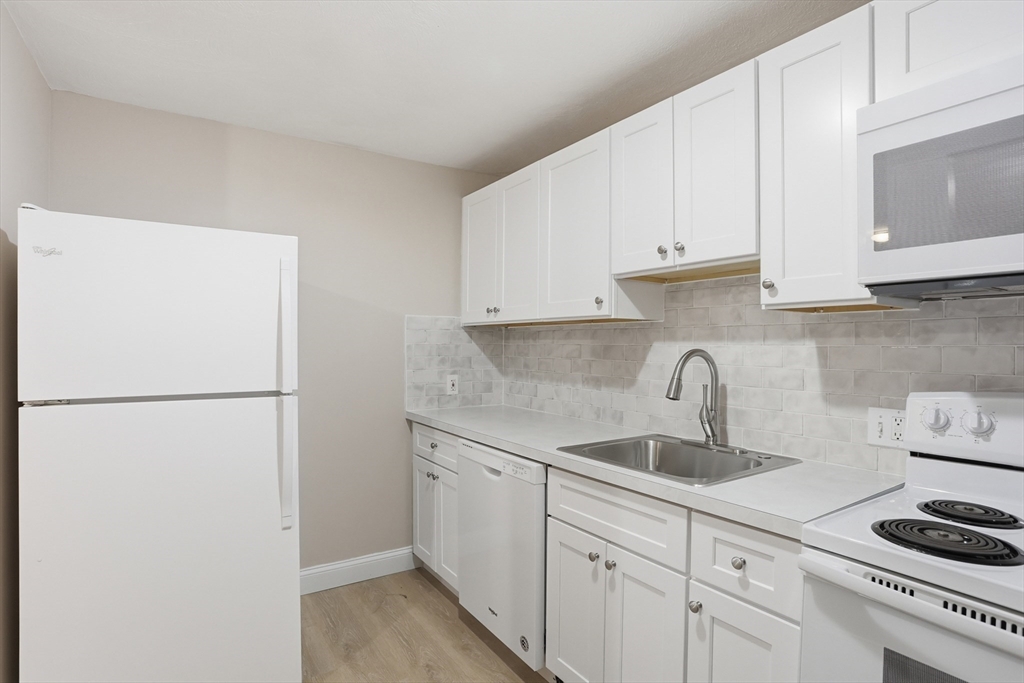 11 Davis Road, Unit B8 Acton, MA 01720 - Photo 12 of 30