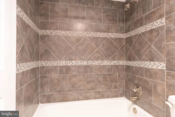 $1,850 | 2059 Huntington Avenue, Unit 1204, Alexandria, VA 22303