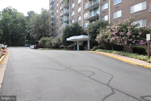 $1,850 | 2059 Huntington Avenue, Unit 1204, Alexandria, VA 22303