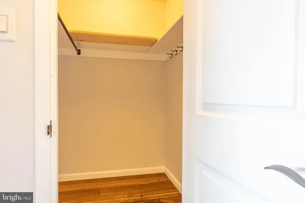 $1,850 | 2059 Huntington Avenue, Unit 1204, Alexandria, VA 22303