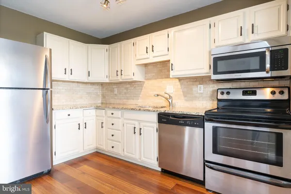 $1,850 | 2059 Huntington Avenue, Unit 1204, Alexandria, VA 22303