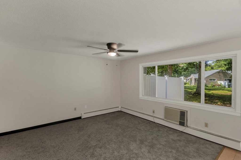 91 Partridge Lane, Unit 91 Chicopee, MA 01022 - Photo 3 of 26
