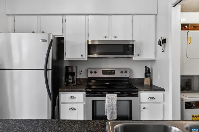 $254,000 | 775 Laurelwood, Unit 775, Roseland, VA 22967