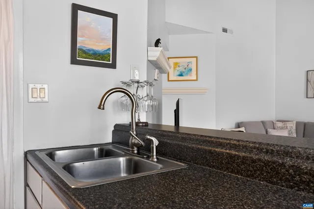 $254,000 | 775 Laurelwood, Unit 775, Roseland, VA 22967