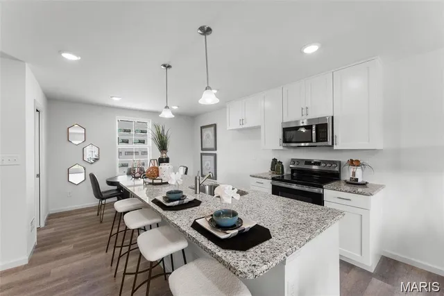 $249,900 | 108 Canal Cottage Alley, St. Charles, MO 63301