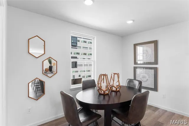 $249,900 | 108 Canal Cottage Alley, St. Charles, MO 63301