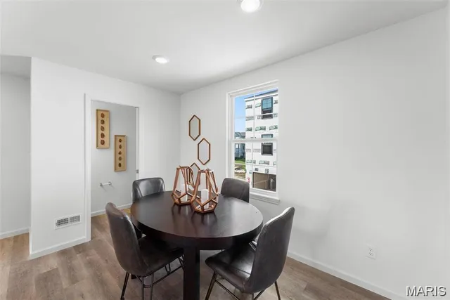 $249,900 | 108 Canal Cottage Alley, St. Charles, MO 63301