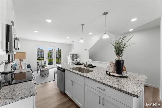 $249,900 | 108 Canal Cottage Alley, St. Charles, MO 63301