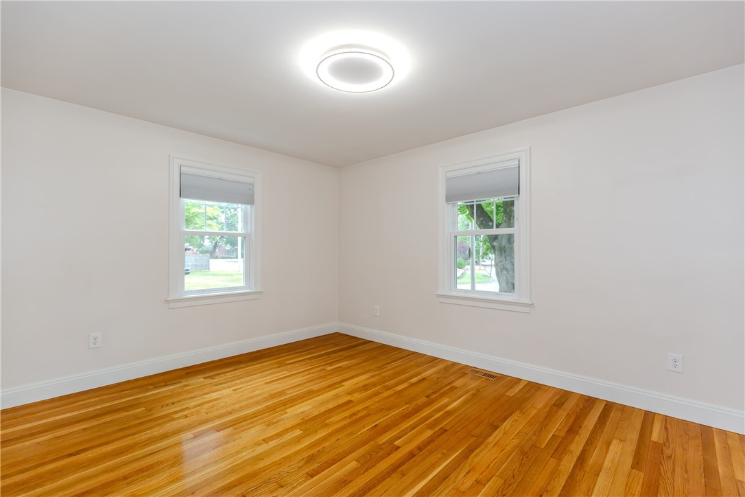 8 Barnes Street Smithfield, RI 02828 - Photo 27 of 48