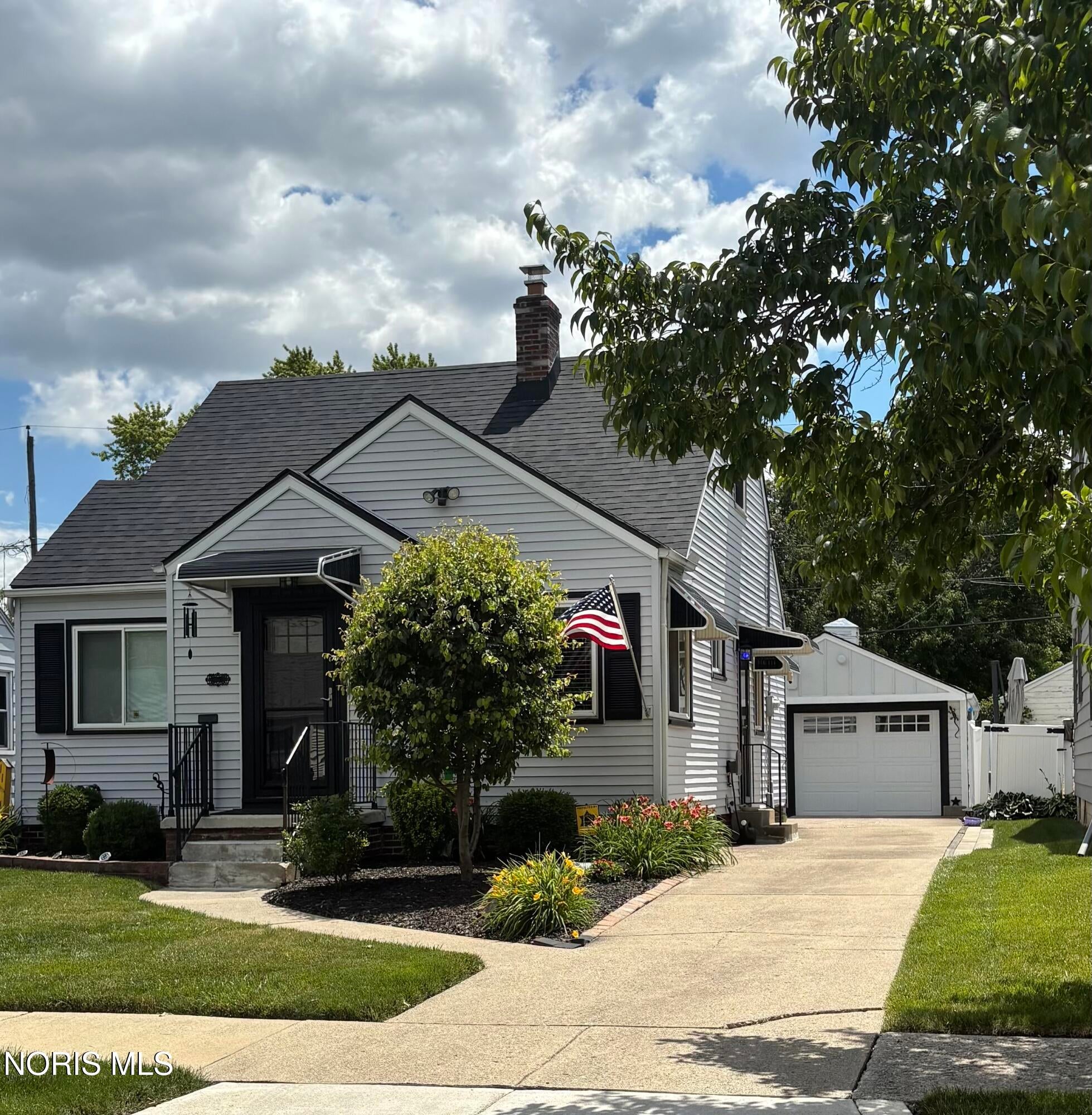 819 Southover Road Toledo, OH 43612 - Photo 3 of 41 Gallery Image 3