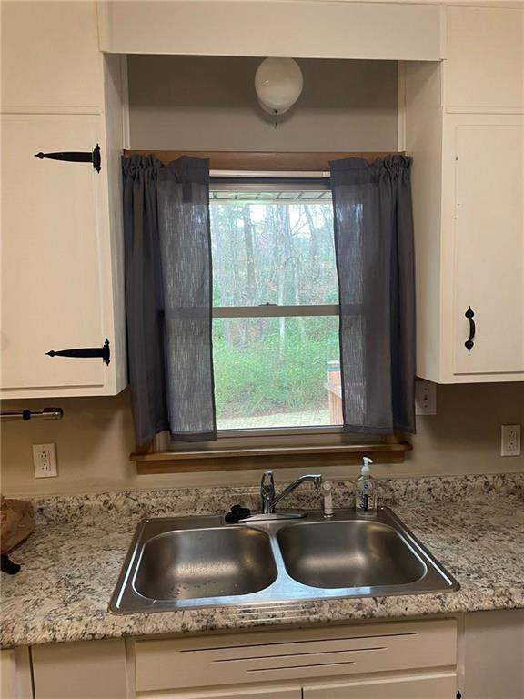 683 Collier Road Toccoa, GA 30577 - Photo 4 of 23