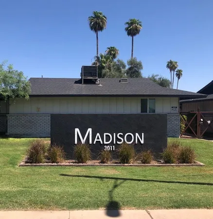 $1,222 | 3011 North 38th Street, Unit 7, Phoenix, AZ 85018