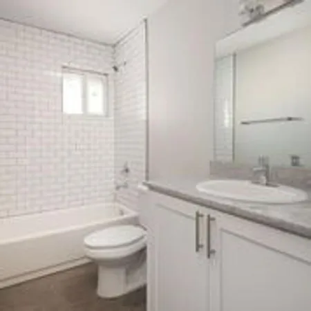 $1,222 | 3011 North 38th Street, Unit 7, Phoenix, AZ 85018